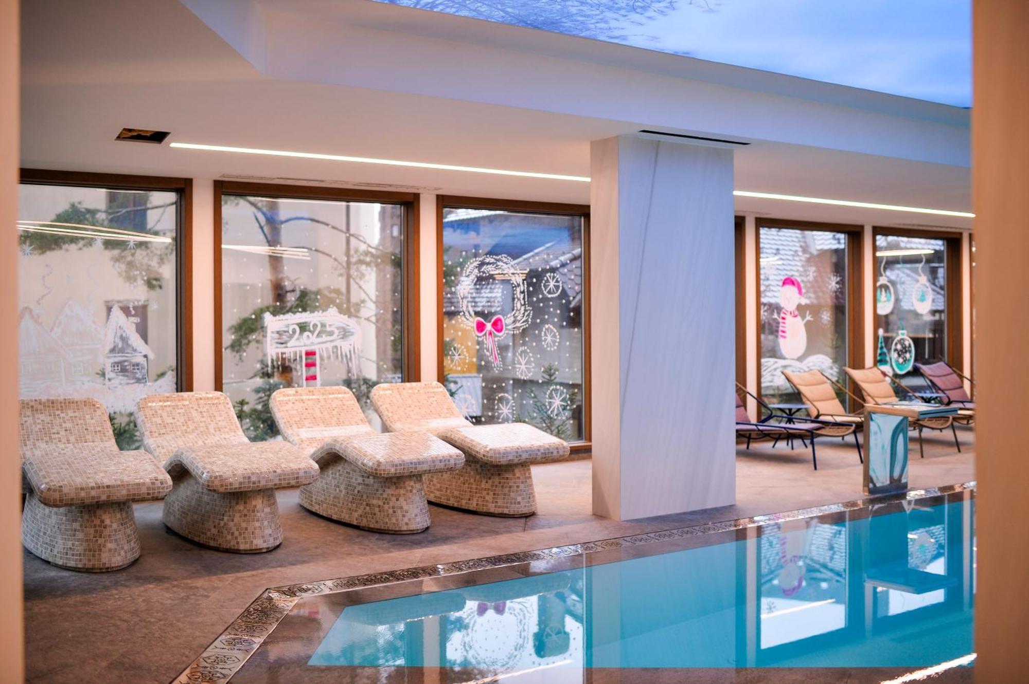Vila Borova Wellness&Spa Resort ซลาตีบอร์ ภายนอก รูปภาพ