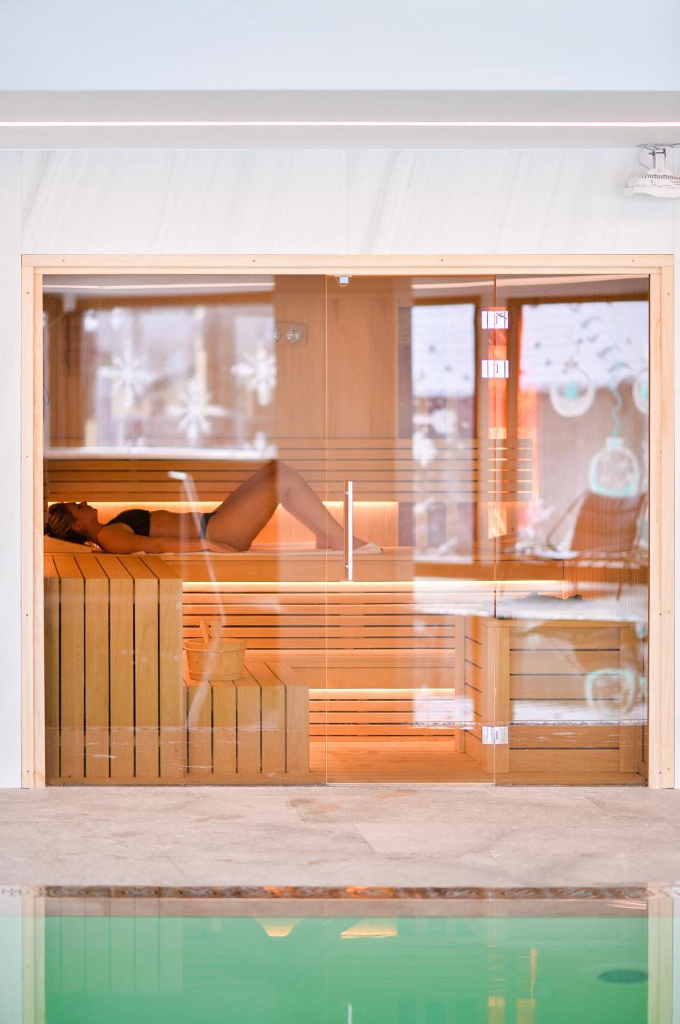 Vila Borova Wellness&Spa Resort ซลาตีบอร์ ภายนอก รูปภาพ